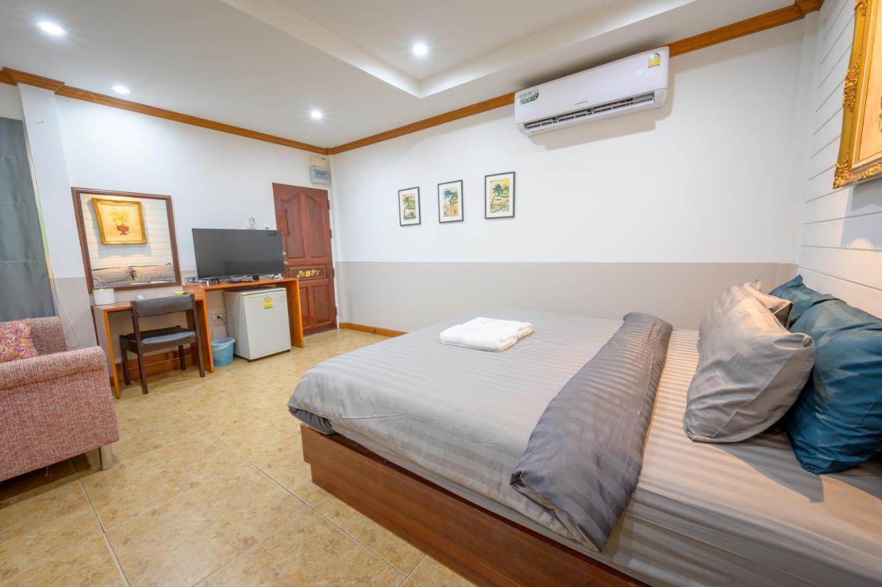Halo Sea Koh Larn Hotel Pattaya Exterior photo